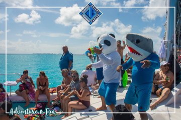 Luxury Catamaran tour to isla mujeres with transportation from Tulum