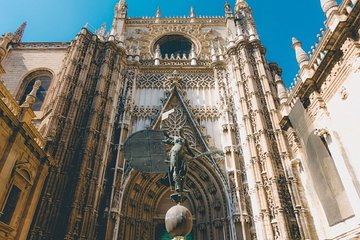 Private visit to the Alcazar, Cathedral and Giralda.