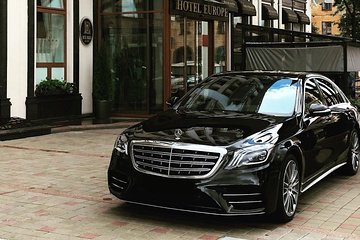 Arrival Private Transfer: Airport FLL to Hollywood Beach in Luxury Car