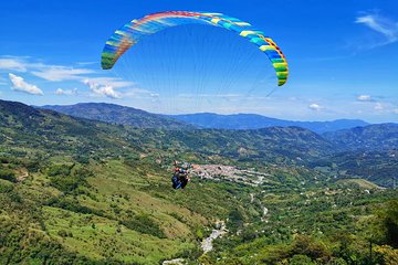 Guatape & Paragliding Private Tour: Nature and Adventure in One Great Day