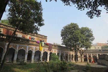 A Private Walking Tour of Varanasi's Ashrams