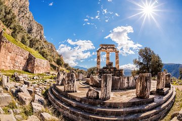 Mercedes Private Tour from Athens to Delphi and Arachova 