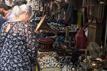 Private Guided Shopping Tour of Mumbai
