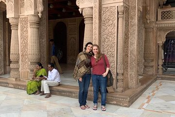 Private Full-Day Tour Temples of Mumbai with Pick-Up