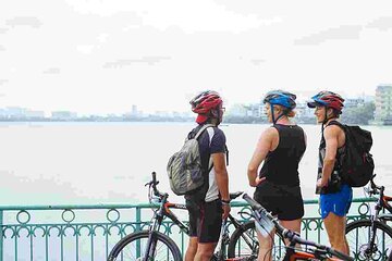 3-hours bicycle tour around Hanoi from early morning