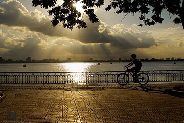 Half day West Lake Route of Hanoi on Motorbike 