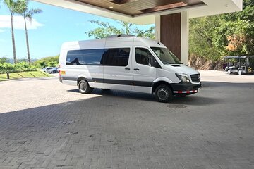 Private Shuttle from Liberia Airport to Dreams Las Mareas