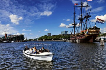 Amsterdam Essence in German: 90-minute waterway trip