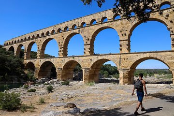 Pont du Gard to Villeneuve Les Avignon & Châteauneuf du Pape wine private tour