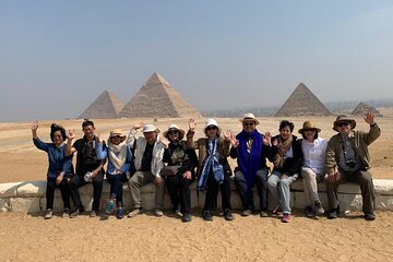 Full-Day Private Tour to Pyramids of Giza and Egyptian Museum