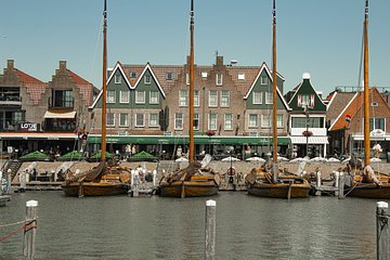 Private Day Trip Tour to Marken & Volendam with a local