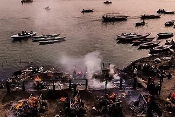 Private Walking Tour of Death and Rebirth Lanes in Varanasi