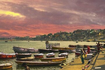 Private Riverside Walking Tour to Varanasi Temples