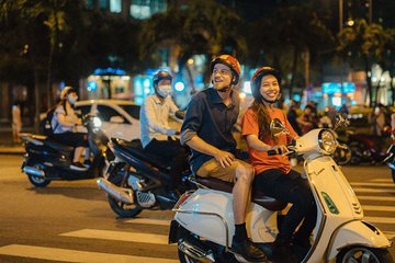 Ho Chi Minh Nightlife by scooter