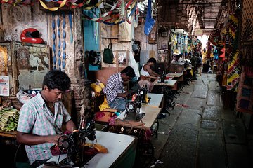 Vibrant Markets of Madurai(2 Hours Guided Walking Tour)