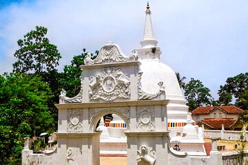 Hidden temples and Secluded Coastlines Tour from Koggala
