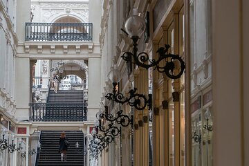 Surprise Walk of Nantes with a Local