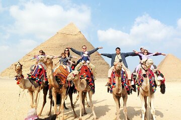 Pyramids of Giza and Great Sphinx Half Day Tour