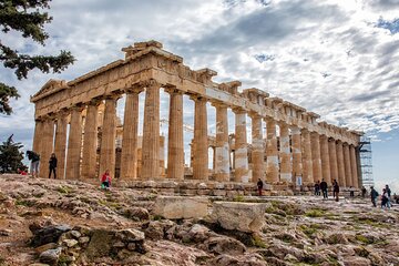 Private local tour of the Acropolis Hill