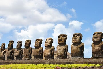 7-Day Santiago & Easter Island Tour 