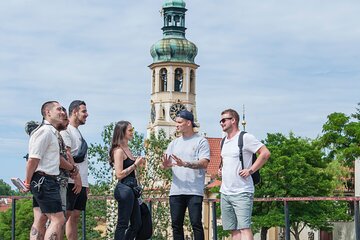 One Prague Tour: The Castle Side with local Food & Beer ️