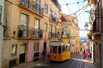 Layover in Lisbon a Private Tour with a local: Best Highlights of Lisbon