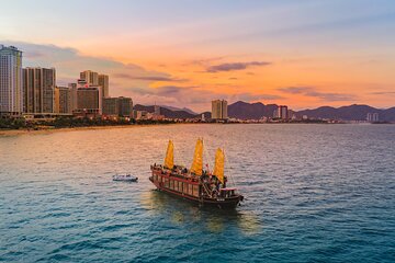 Nha Trang Sunset Cocktails and Dinner Cruise