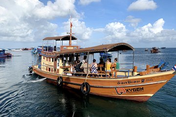 Premium Snorkel Tour to the Bays of Koh Tao onboard the Oxygen