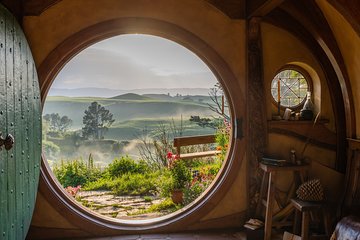 Private Tour: Hobbiton Movie Set & Hamilton Gardens Experience