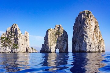 Full-Day Private VIP Boat Tour to Capri