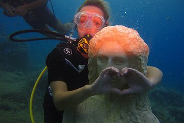 Shared Scuba Diving under Water Museum