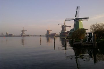 Small-Group Tour to Windmills & Giethoorn with boat tour