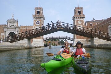 2 Hour Venice Canal Kayak Tour - Premium experience by day