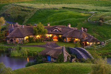  Hobbiton Movie Set Experience: Private Tour From Auckland