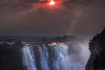 Sunrise Guided Tour of The Victoria Falls 