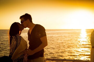 Sunset Boat Tour of the Arch, Land's End and more! Includes open bar and snacks
