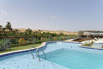 A day from Luxor to Safaga with accommodation and visiting Utopia