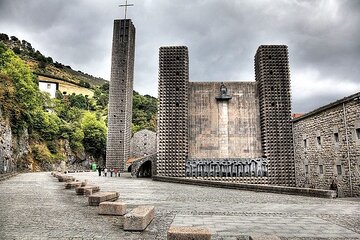 Oñati and Aranzazu Sanctuary Tour From San Sebastian