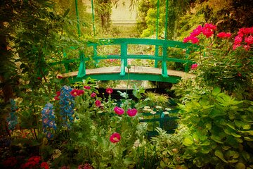 Private Round-Trip Transfer from Paris to Giverny