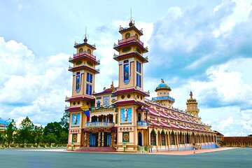 Private tour to Cao Đài Temple and Cu Chi Tunnels