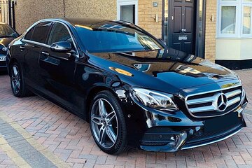 Private Transfer from Calgary Airport YYC to Calgary in Business Car