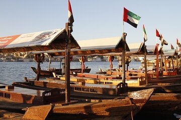 Semi-Private Walking Tour with Pickup and Breakfast in Old Dubai