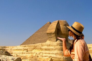 Day Tour to Giza Pyramids and Egyptian Museum