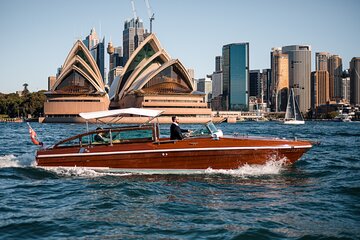 Private 90 min Luxury Cruise on Sydney Harbour - up to 6 Guests 