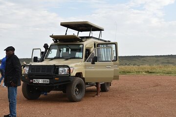 3-Day Maasai Mara Sharing Safari in a 4x4 Land Cruiser Jeep