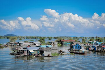 Guided Floating Village Boat Tour in Siem Reap