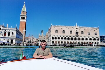 Venice by water: private boat tour just designed around you! 