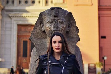 Private Day tour at Pyramids of Giza and the Egyptian Museum