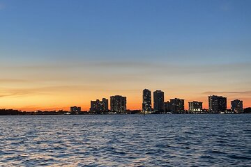 Private Moon-Watch Boat Cruise in Fort Lauderdale