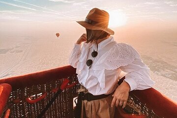 Amazing Views Of Dubai Beautiful Desert By Hot Air Balloon From Dubai